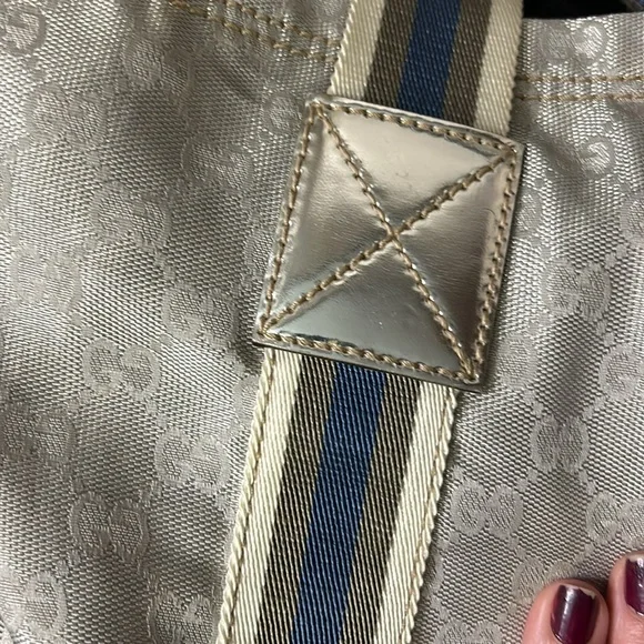 Gucci GG Silver Nylon open tote bag with green,blue,cream nylon stripes - Picture 10 of 17